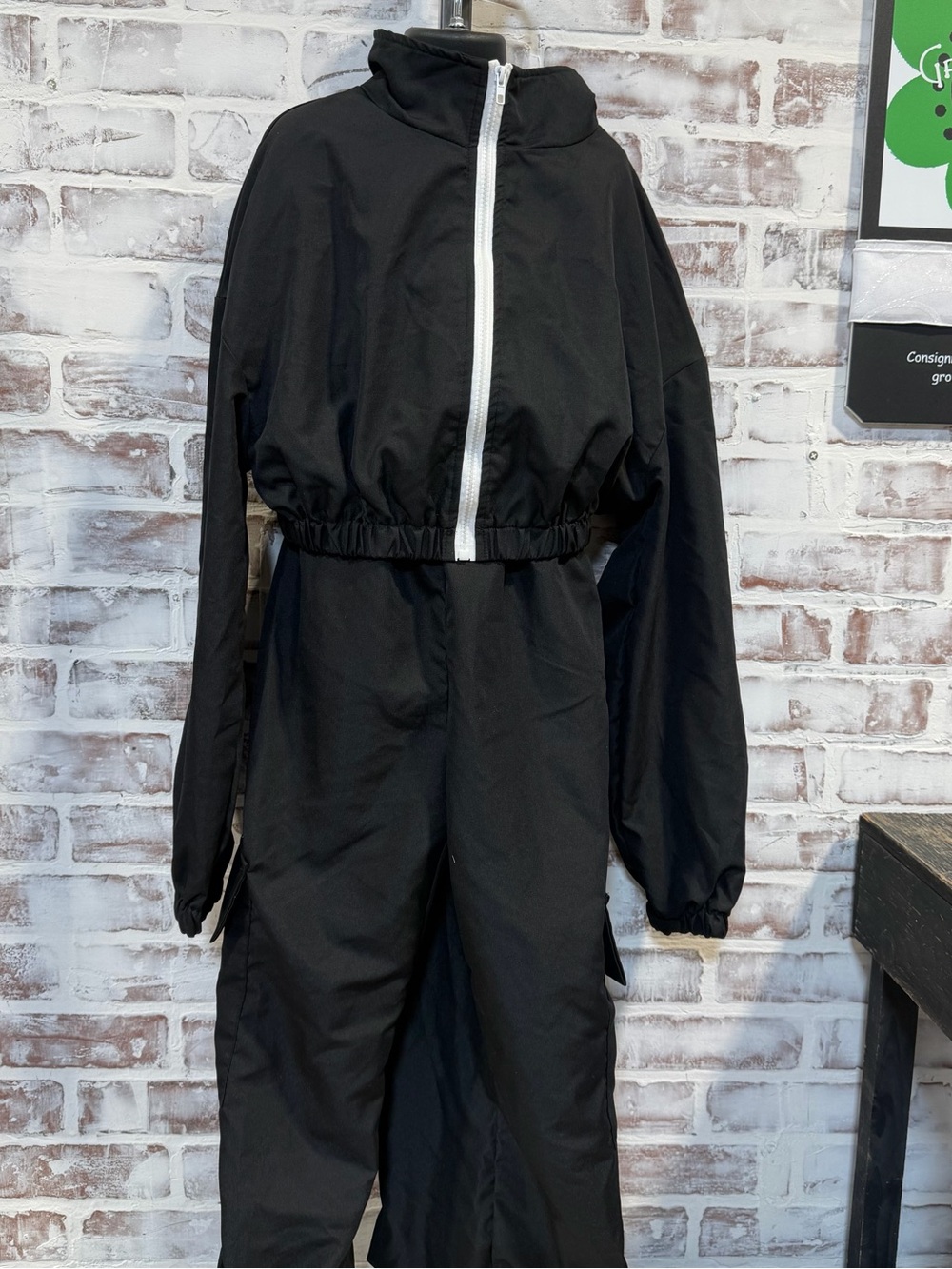 Black Women's Long Sleeve crop jacket with Front Zip and matching pants